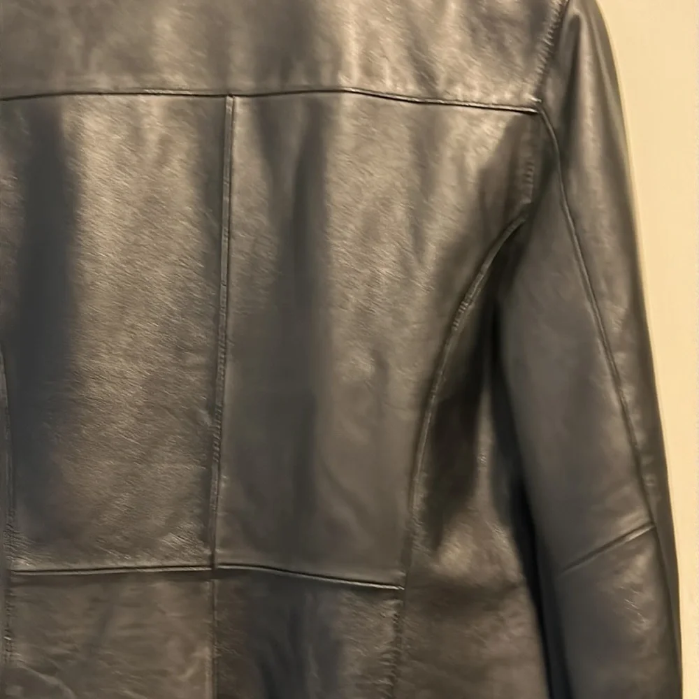 Woman leather jacket. Size small. - Picture 5 of 7
